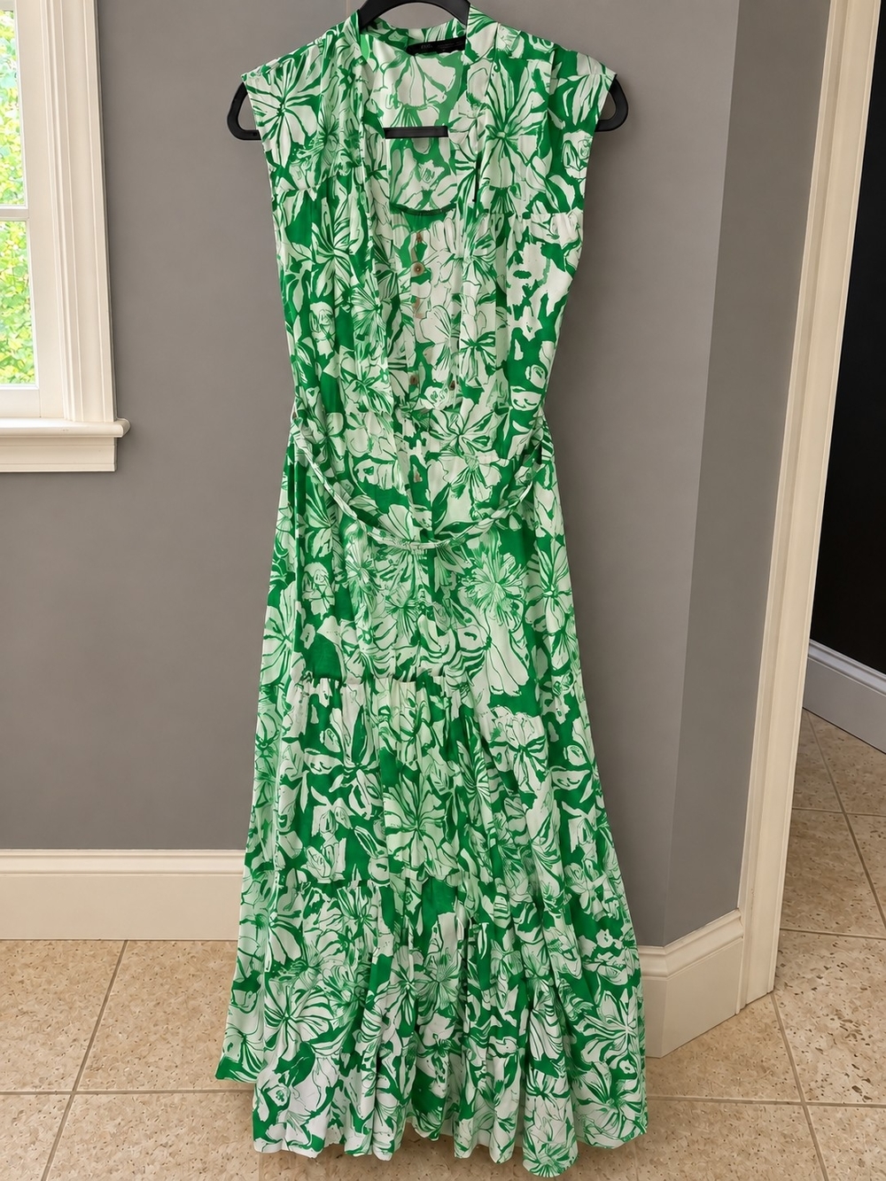 Green and White Zara Floral Maxi Dress - Sleeveless V-Neck Size 4-6